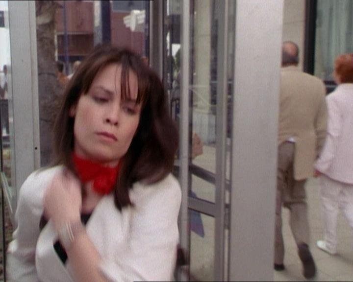 Charmed-Online_dot_net-1x01SomethingWiccaThisWayComes1396.jpg