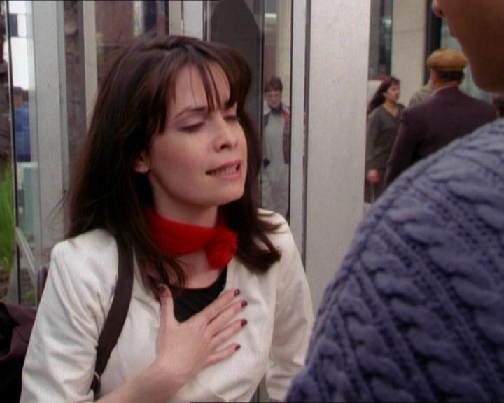 Charmed-Online_dot_net-1x01SomethingWiccaThisWayComes1401.jpg