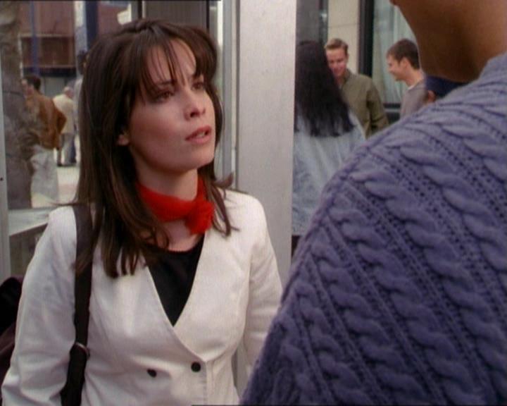 Charmed-Online_dot_net-1x01SomethingWiccaThisWayComes1410.jpg