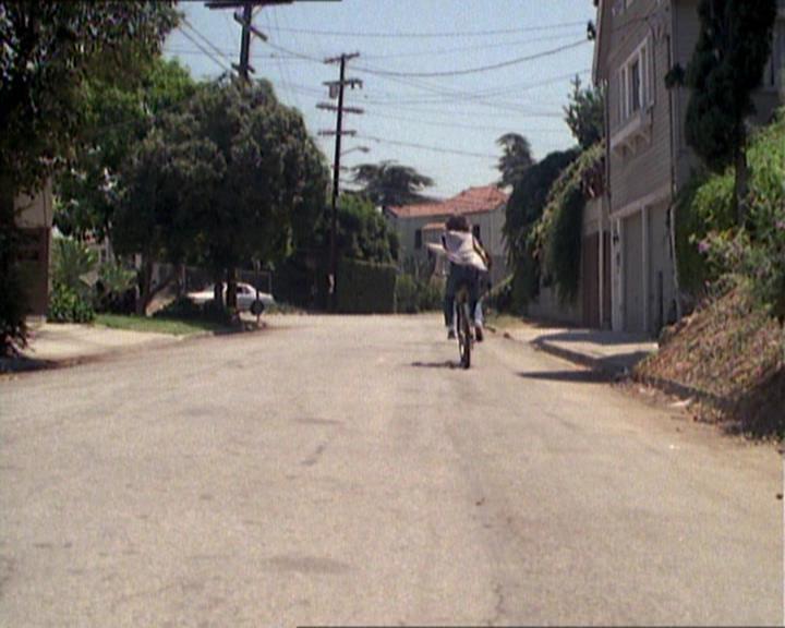 Charmed-Online_dot_net-1x01SomethingWiccaThisWayComes1427.jpg Charmed-Online_dot_net-1x01SomethingWiccaThisWayComes1427.jpg