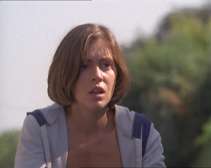 Charmed-Online_dot_net-1x01SomethingWiccaThisWayComes1450.jpg Charmed-Online_dot_net-1x01SomethingWiccaThisWayComes1450.jpg