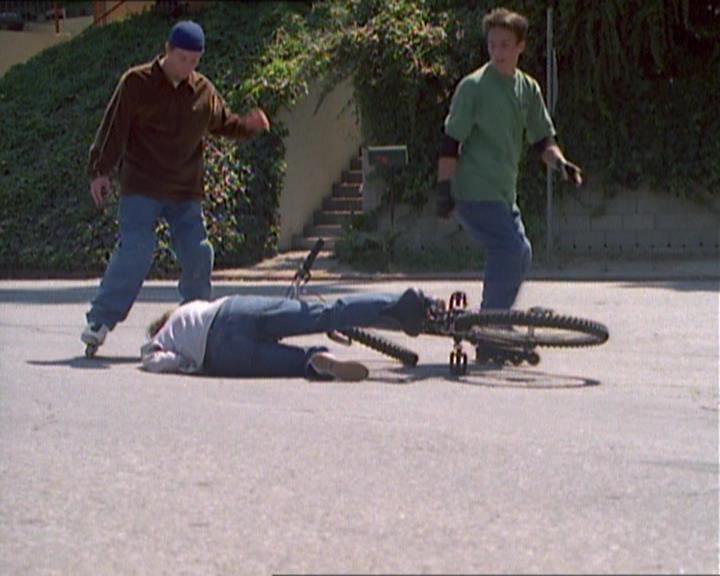 Charmed-Online_dot_net-1x01SomethingWiccaThisWayComes1460.jpg Charmed-Online_dot_net-1x01SomethingWiccaThisWayComes1460.jpg