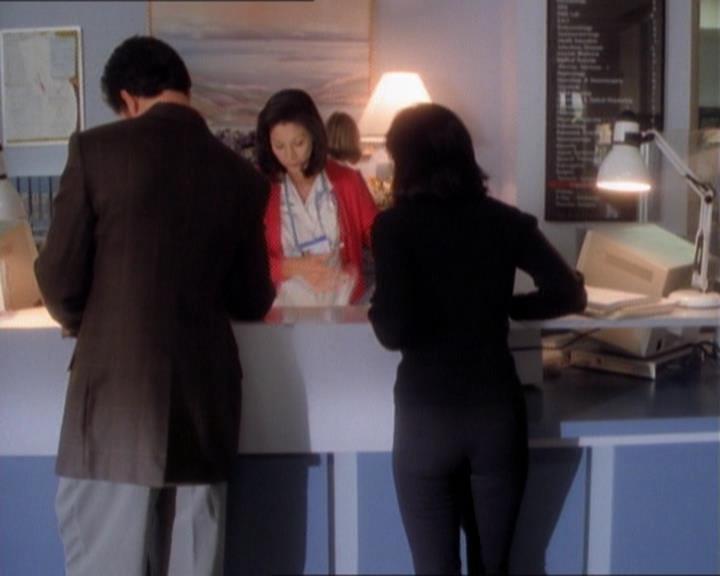 Charmed-Online_dot_net-1x01SomethingWiccaThisWayComes1480.jpg Charmed-Online_dot_net-1x01SomethingWiccaThisWayComes1480.jpg