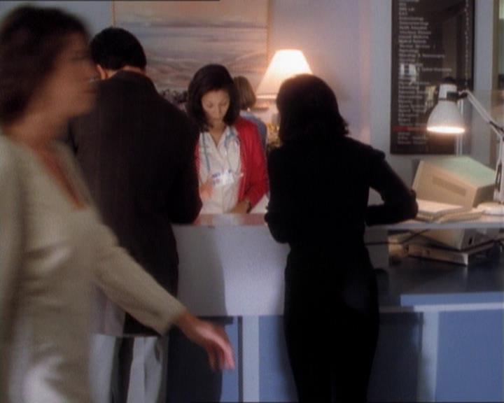 Charmed-Online_dot_net-1x01SomethingWiccaThisWayComes1481.jpg Charmed-Online_dot_net-1x01SomethingWiccaThisWayComes1481.jpg