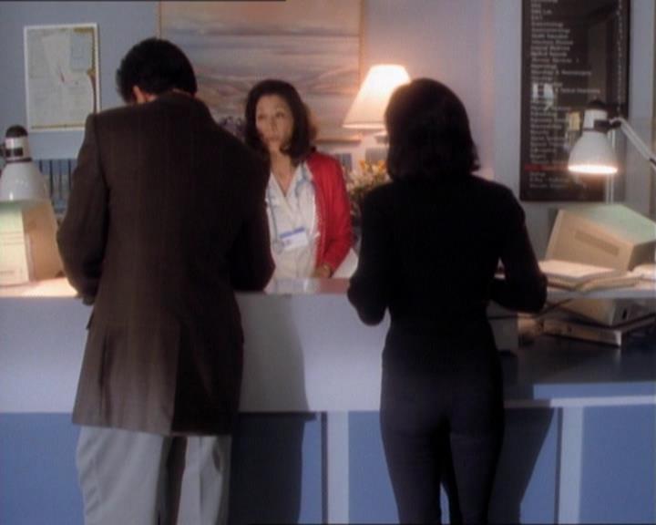 Charmed-Online_dot_net-1x01SomethingWiccaThisWayComes1482.jpg Charmed-Online_dot_net-1x01SomethingWiccaThisWayComes1482.jpg