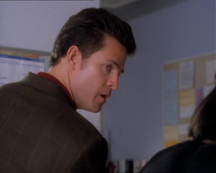 Charmed-Online_dot_net-1x01SomethingWiccaThisWayComes1490.jpg Charmed-Online_dot_net-1x01SomethingWiccaThisWayComes1490.jpg