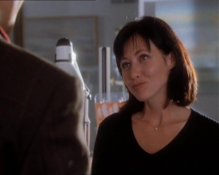Charmed-Online_dot_net-1x01SomethingWiccaThisWayComes1493.jpg Charmed-Online_dot_net-1x01SomethingWiccaThisWayComes1493.jpg