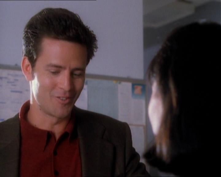 Charmed-Online_dot_net-1x01SomethingWiccaThisWayComes1498.jpg Charmed-Online_dot_net-1x01SomethingWiccaThisWayComes1498.jpg