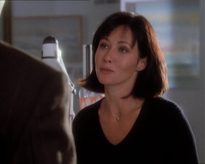 Charmed-Online_dot_net-1x01SomethingWiccaThisWayComes1502.jpg Charmed-Online_dot_net-1x01SomethingWiccaThisWayComes1502.jpg