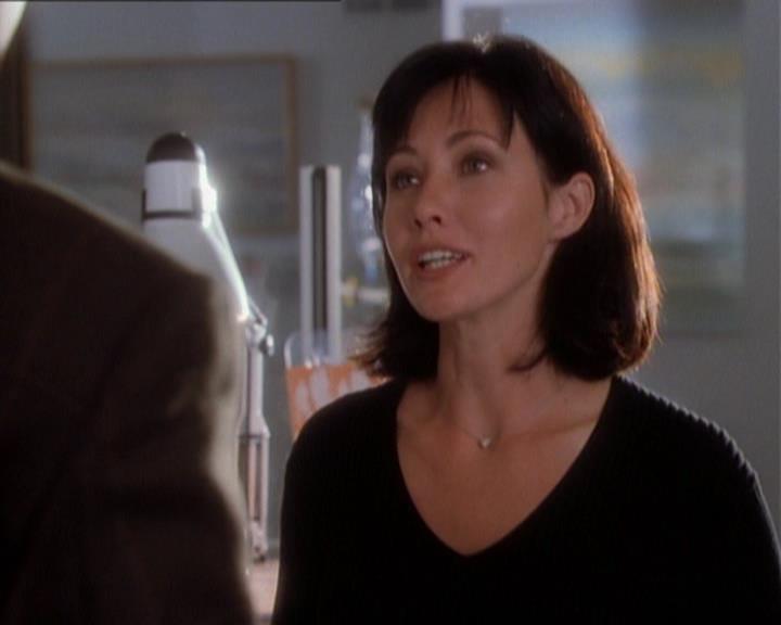 Charmed-Online_dot_net-1x01SomethingWiccaThisWayComes1505.jpg
