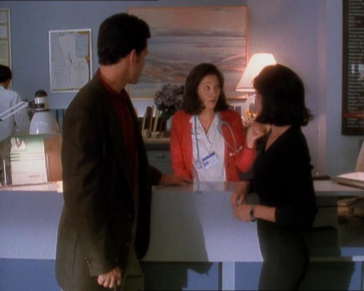 Charmed-Online_dot_net-1x01SomethingWiccaThisWayComes1515.jpg Charmed-Online_dot_net-1x01SomethingWiccaThisWayComes1515.jpg