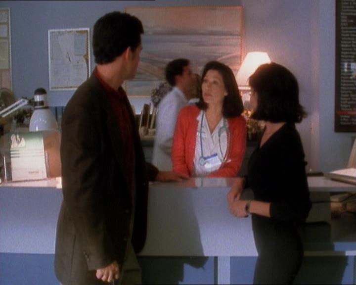 Charmed-Online_dot_net-1x01SomethingWiccaThisWayComes1517.jpg Charmed-Online_dot_net-1x01SomethingWiccaThisWayComes1517.jpg