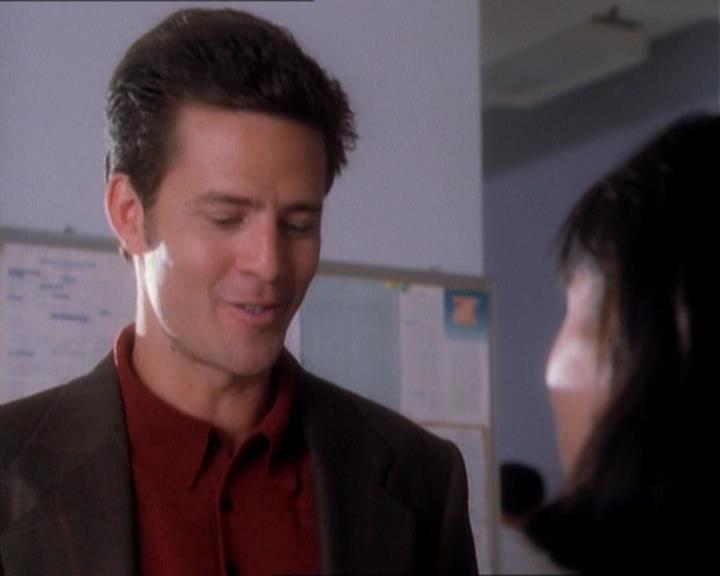 Charmed-Online_dot_net-1x01SomethingWiccaThisWayComes1525.jpg Charmed-Online_dot_net-1x01SomethingWiccaThisWayComes1525.jpg