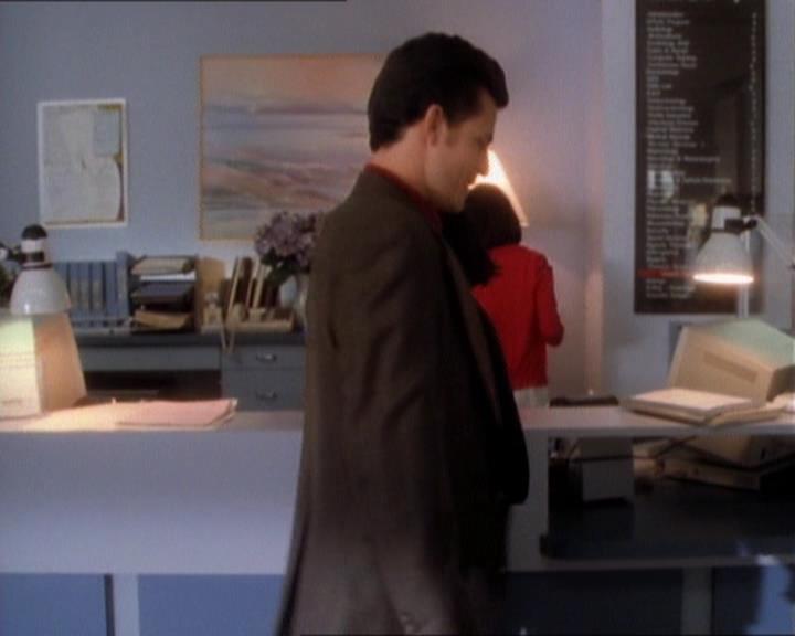 Charmed-Online_dot_net-1x01SomethingWiccaThisWayComes1532.jpg Charmed-Online_dot_net-1x01SomethingWiccaThisWayComes1532.jpg