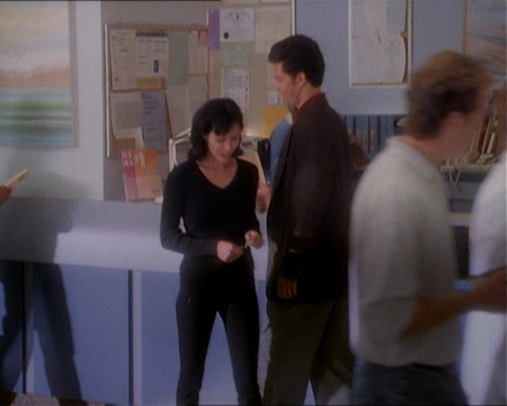 Charmed-Online_dot_net-1x01SomethingWiccaThisWayComes1542.jpg