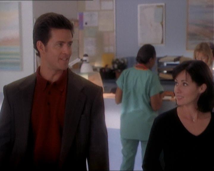 Charmed-Online_dot_net-1x01SomethingWiccaThisWayComes1547.jpg Charmed-Online_dot_net-1x01SomethingWiccaThisWayComes1547.jpg