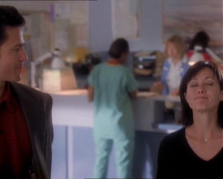 Charmed-Online_dot_net-1x01SomethingWiccaThisWayComes1548.jpg Charmed-Online_dot_net-1x01SomethingWiccaThisWayComes1548.jpg