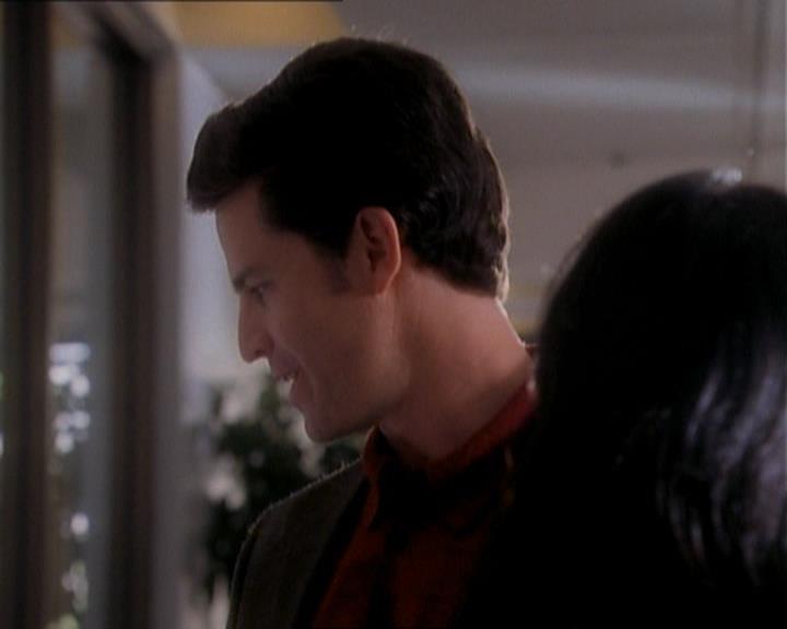 Charmed-Online_dot_net-1x01SomethingWiccaThisWayComes1556.jpg Charmed-Online_dot_net-1x01SomethingWiccaThisWayComes1556.jpg