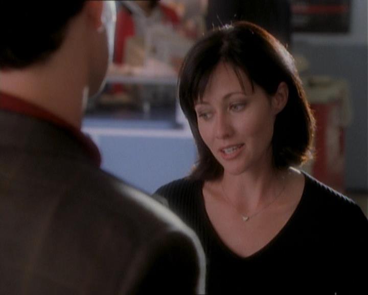 Charmed-Online_dot_net-1x01SomethingWiccaThisWayComes1562.jpg Charmed-Online_dot_net-1x01SomethingWiccaThisWayComes1562.jpg