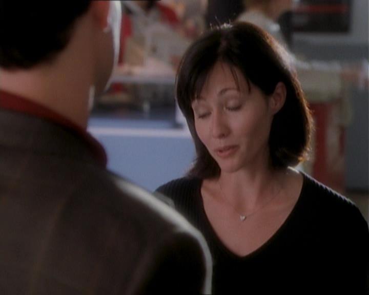 Charmed-Online_dot_net-1x01SomethingWiccaThisWayComes1563.jpg Charmed-Online_dot_net-1x01SomethingWiccaThisWayComes1563.jpg