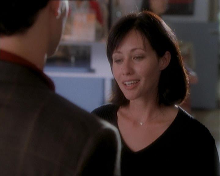 Charmed-Online_dot_net-1x01SomethingWiccaThisWayComes1574.jpg Charmed-Online_dot_net-1x01SomethingWiccaThisWayComes1574.jpg