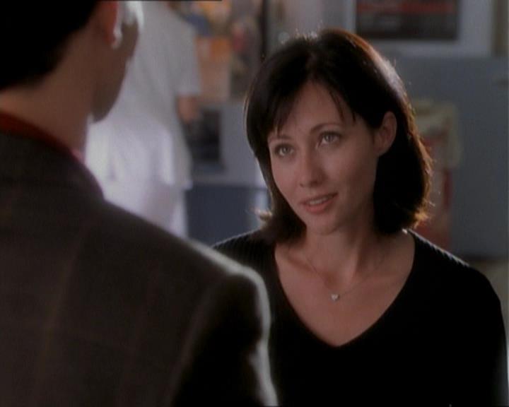 Charmed-Online_dot_net-1x01SomethingWiccaThisWayComes1590.jpg Charmed-Online_dot_net-1x01SomethingWiccaThisWayComes1590.jpg