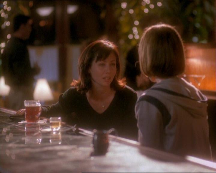 Charmed-Online_dot_net-1x01SomethingWiccaThisWayComes1596.jpg Charmed-Online_dot_net-1x01SomethingWiccaThisWayComes1596.jpg