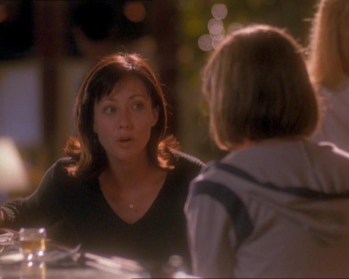 Charmed-Online_dot_net-1x01SomethingWiccaThisWayComes1603.jpg