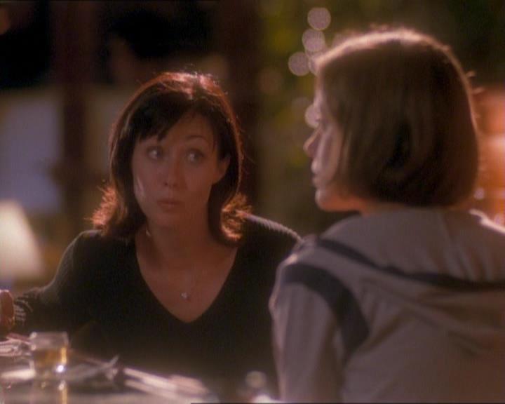 Charmed-Online_dot_net-1x01SomethingWiccaThisWayComes1608.jpg