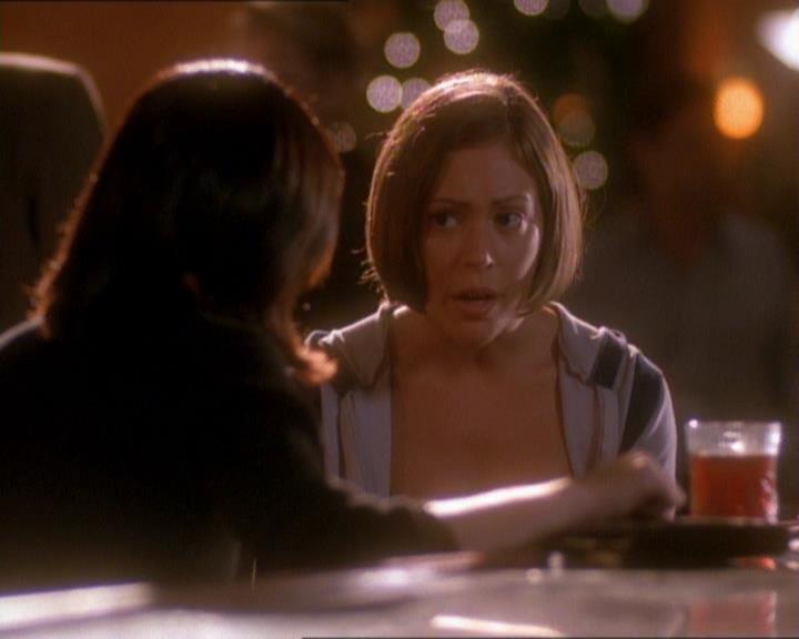 Charmed-Online_dot_net-1x01SomethingWiccaThisWayComes1612.jpg