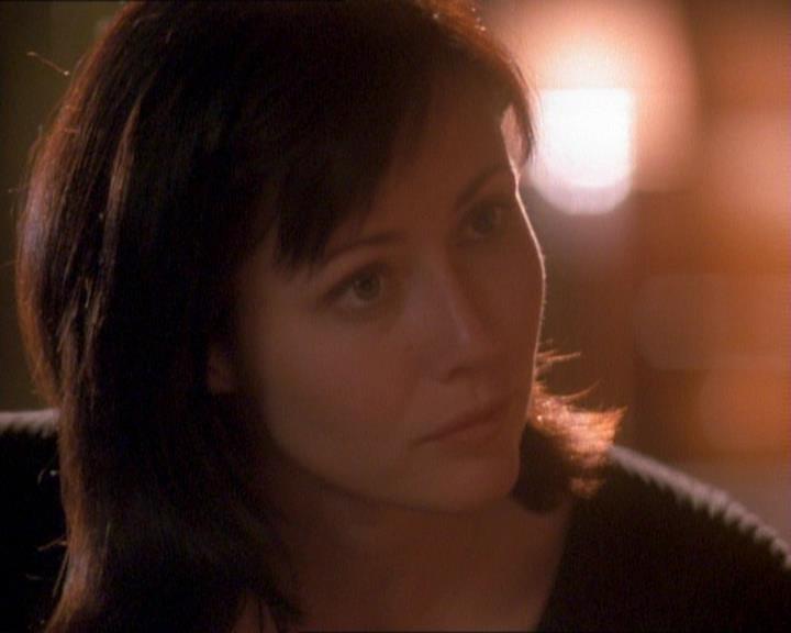 Charmed-Online_dot_net-1x01SomethingWiccaThisWayComes1618.jpg Charmed-Online_dot_net-1x01SomethingWiccaThisWayComes1618.jpg