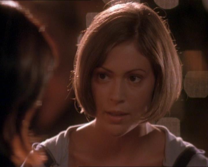 Charmed-Online_dot_net-1x01SomethingWiccaThisWayComes1620.jpg
