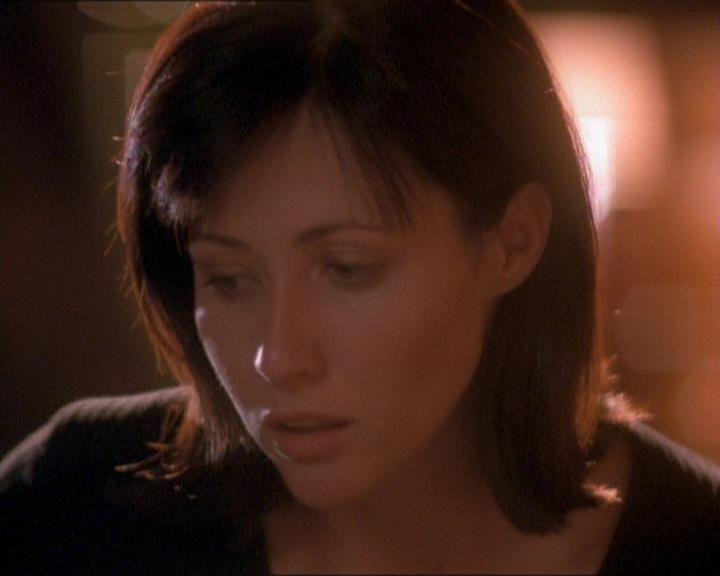 Charmed-Online_dot_net-1x01SomethingWiccaThisWayComes1636.jpg