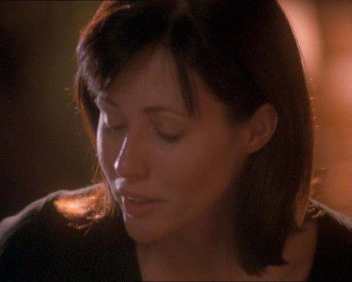 Charmed-Online_dot_net-1x01SomethingWiccaThisWayComes1639.jpg