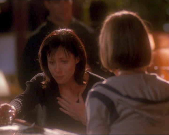 Charmed-Online_dot_net-1x01SomethingWiccaThisWayComes1654.jpg