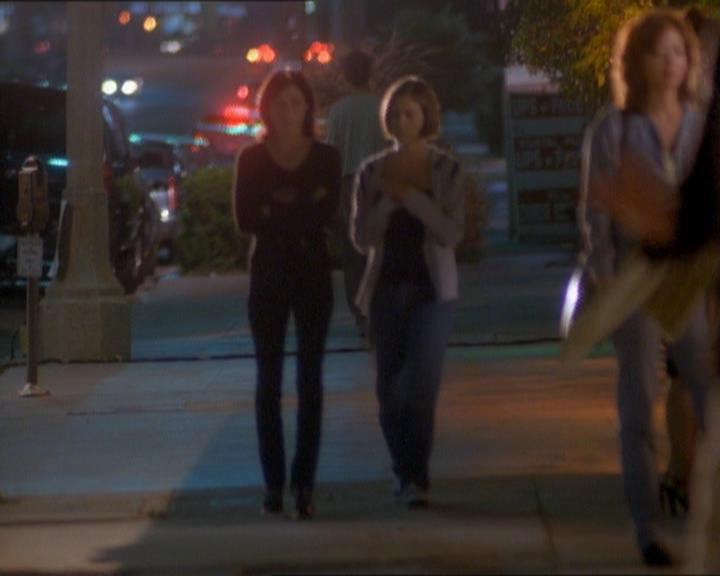 Charmed-Online_dot_net-1x01SomethingWiccaThisWayComes1676.jpg