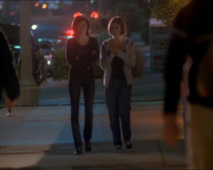 Charmed-Online_dot_net-1x01SomethingWiccaThisWayComes1677.jpg