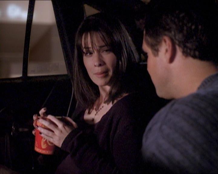 Charmed-Online_dot_net-1x01SomethingWiccaThisWayComes1716.jpg