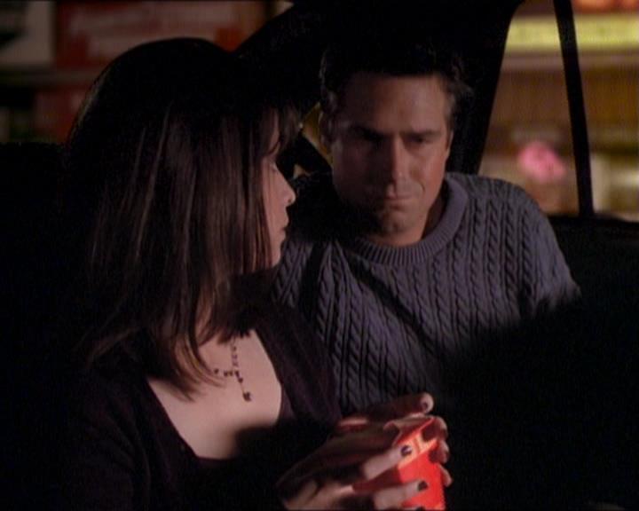 Charmed-Online_dot_net-1x01SomethingWiccaThisWayComes1717.jpg