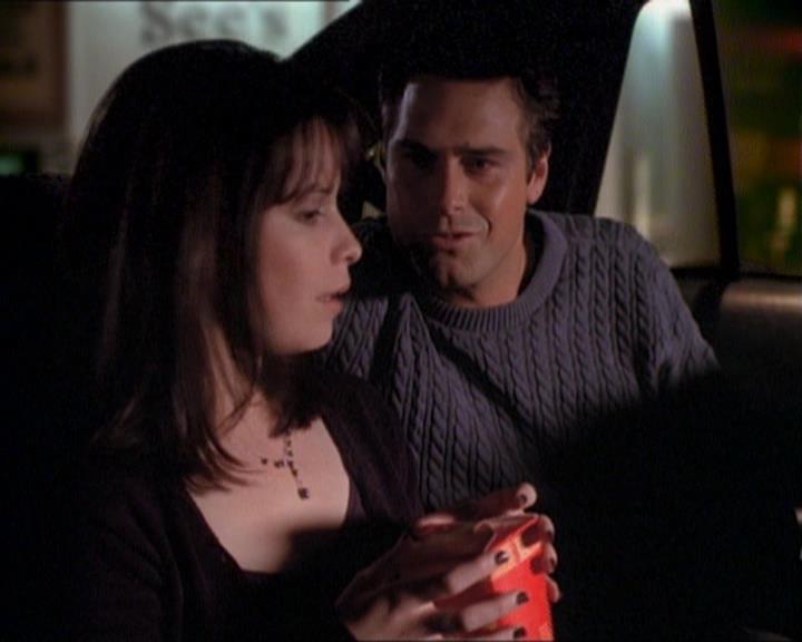 Charmed-Online_dot_net-1x01SomethingWiccaThisWayComes1721.jpg Charmed-Online_dot_net-1x01SomethingWiccaThisWayComes1721.jpg