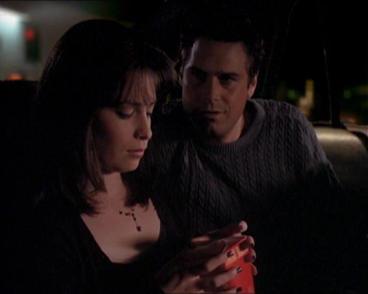 Charmed-Online_dot_net-1x01SomethingWiccaThisWayComes1723.jpg Charmed-Online_dot_net-1x01SomethingWiccaThisWayComes1723.jpg