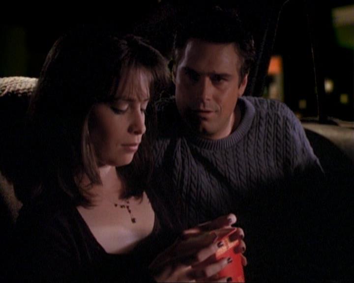 Charmed-Online_dot_net-1x01SomethingWiccaThisWayComes1724.jpg Charmed-Online_dot_net-1x01SomethingWiccaThisWayComes1724.jpg