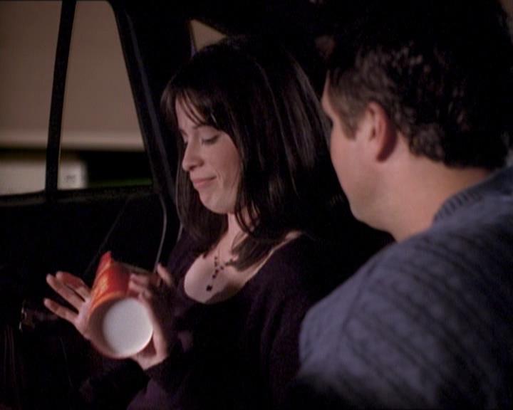 Charmed-Online_dot_net-1x01SomethingWiccaThisWayComes1727.jpg Charmed-Online_dot_net-1x01SomethingWiccaThisWayComes1727.jpg