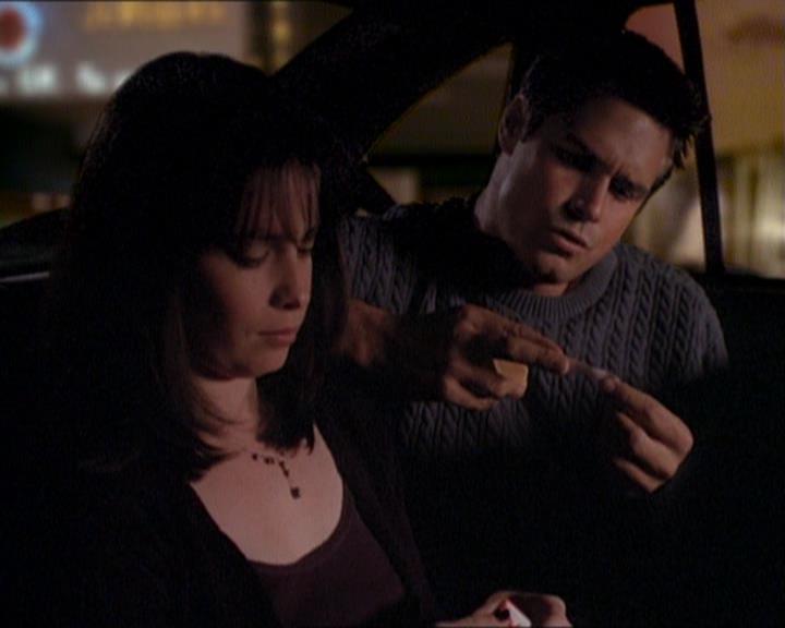 Charmed-Online_dot_net-1x01SomethingWiccaThisWayComes1737.jpg