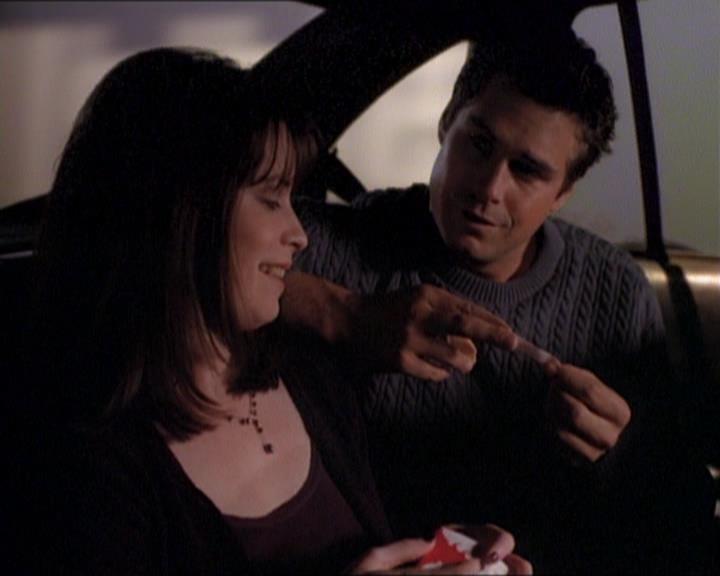 Charmed-Online_dot_net-1x01SomethingWiccaThisWayComes1742.jpg