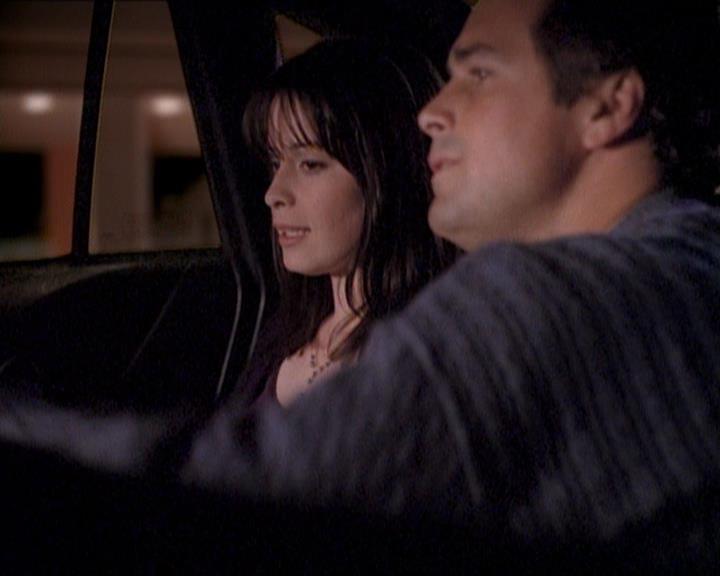 Charmed-Online_dot_net-1x01SomethingWiccaThisWayComes1751.jpg