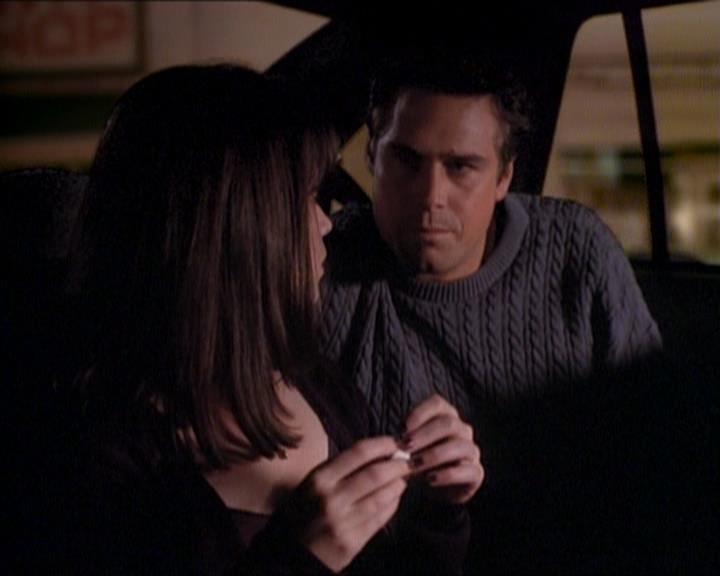 Charmed-Online_dot_net-1x01SomethingWiccaThisWayComes1754.jpg