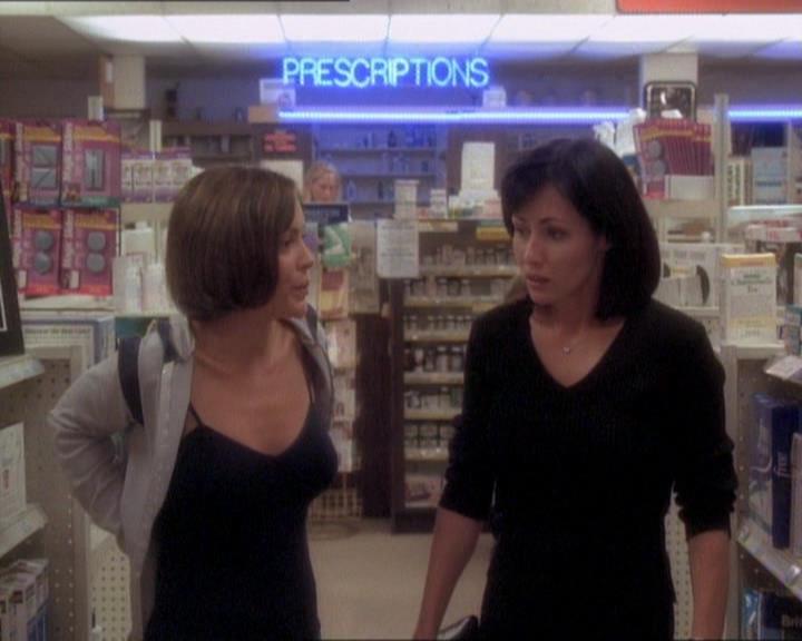 Charmed-Online_dot_net-1x01SomethingWiccaThisWayComes1782.jpg
