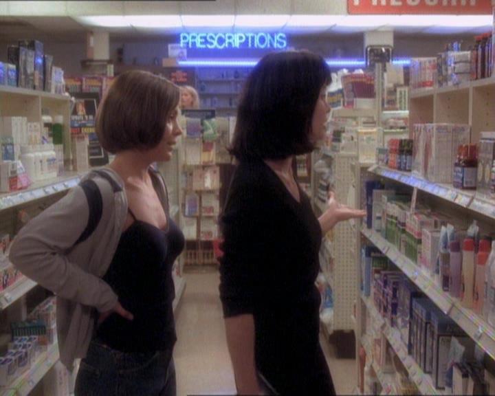 Charmed-Online_dot_net-1x01SomethingWiccaThisWayComes1790.jpg Charmed-Online_dot_net-1x01SomethingWiccaThisWayComes1790.jpg