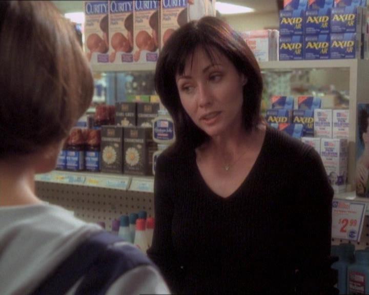 Charmed-Online_dot_net-1x01SomethingWiccaThisWayComes1795.jpg Charmed-Online_dot_net-1x01SomethingWiccaThisWayComes1795.jpg